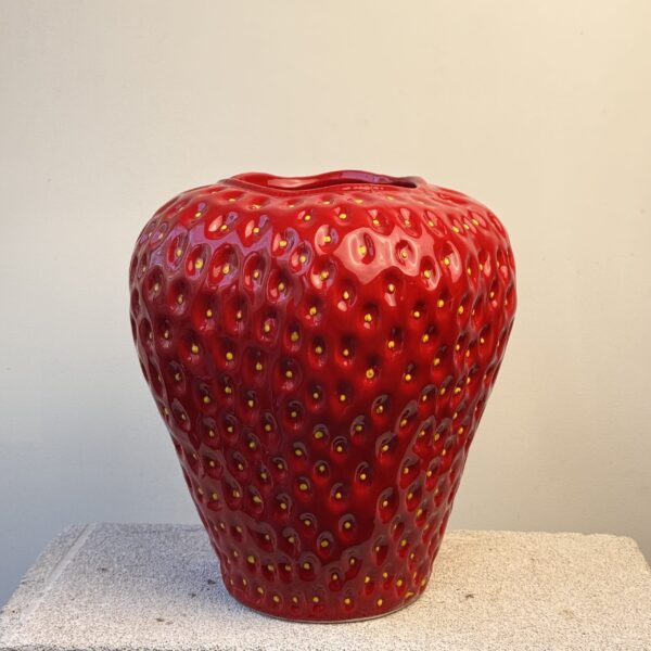 Ваза керамічна Strawberry