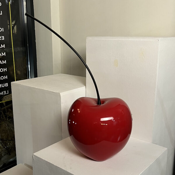 Декор у вигляді вишні