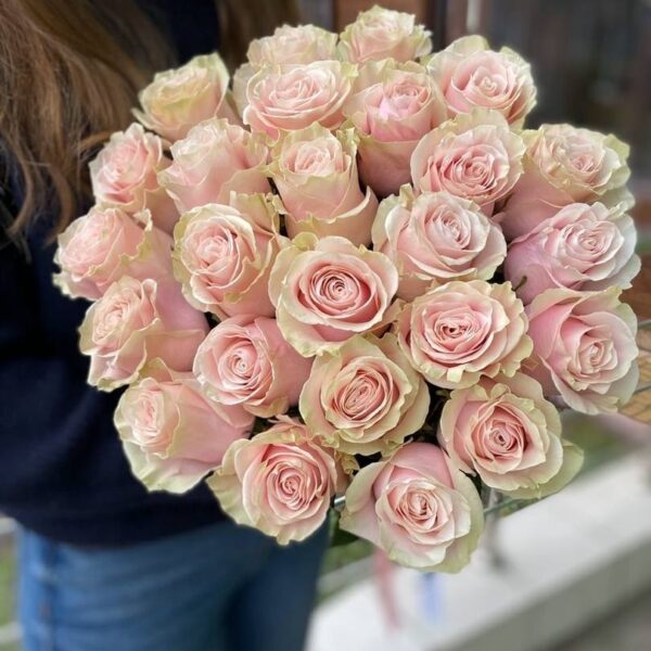 Монобукет з троянди Mondial