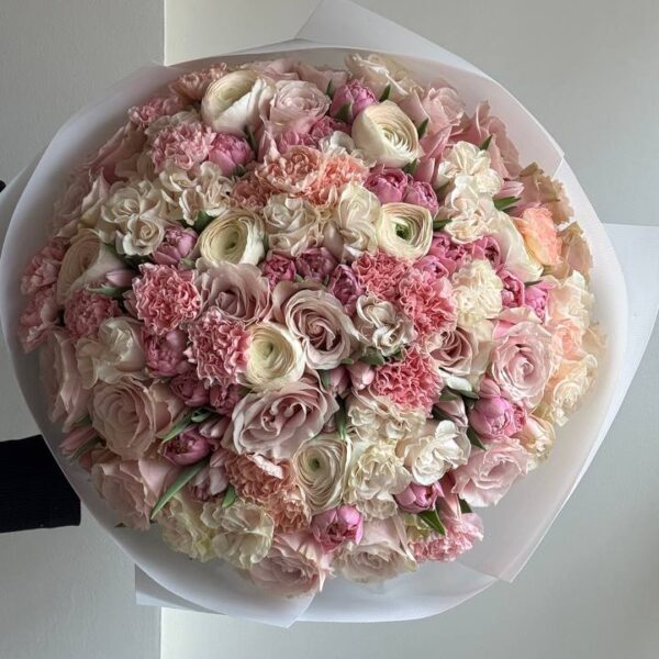 Збірний ніжний букет